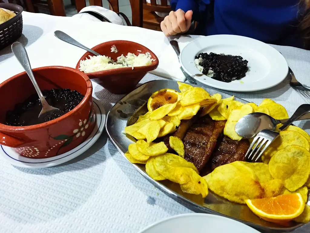 Bruno Vieira_Restaurante / Churrascaria O Rodrigues_Vila Meã_reseña