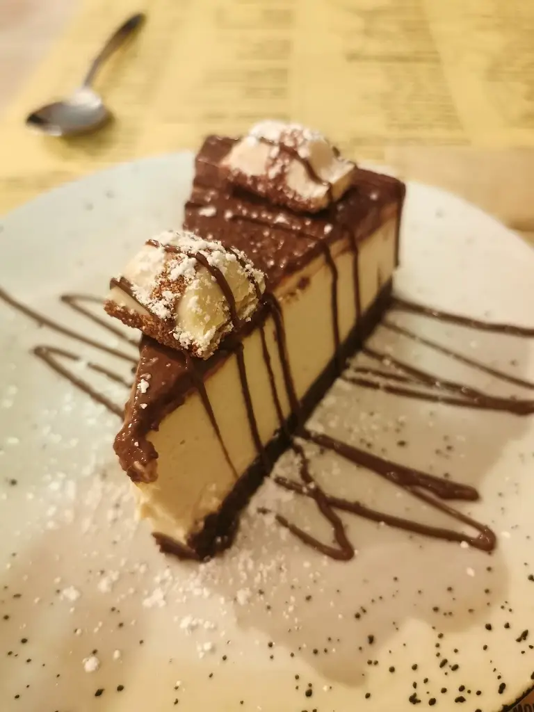 Patricia Carvalho_Pizzaria Moderna_Vila Meã_review