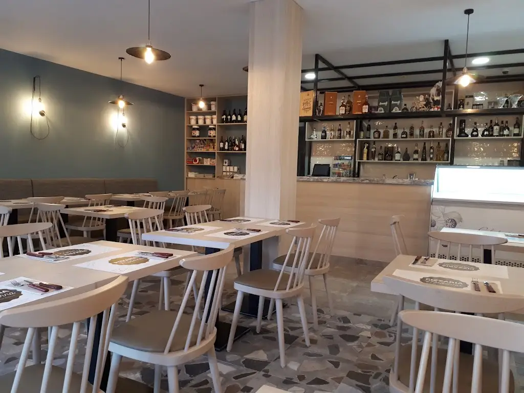 Pizzaria Moderna ristorante a Vila Meã