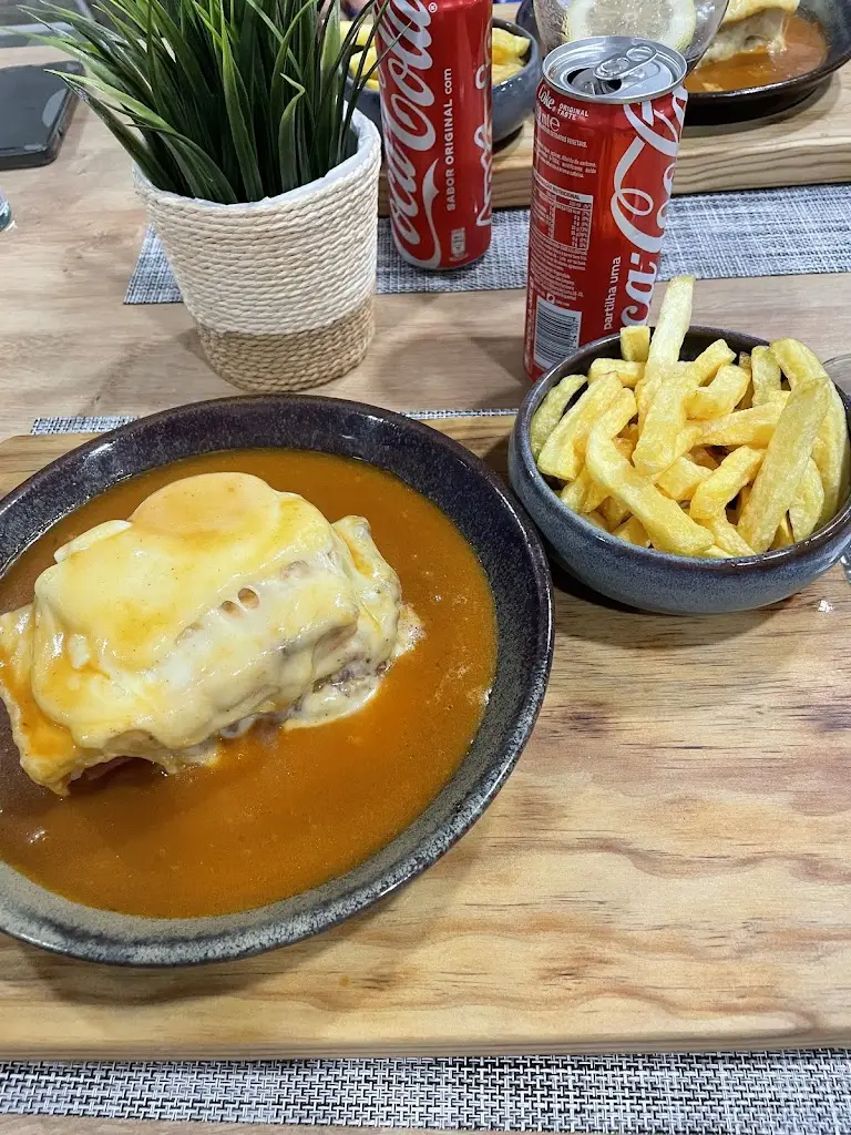 Hugo Aparício_Ponto F_Vilar de Andorinho_review