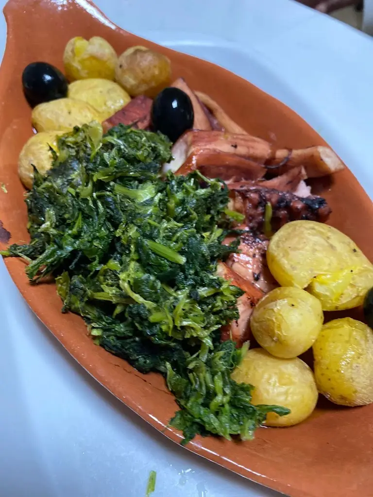 julia borges_Restaurante Brasão_Paços de Brandão_review