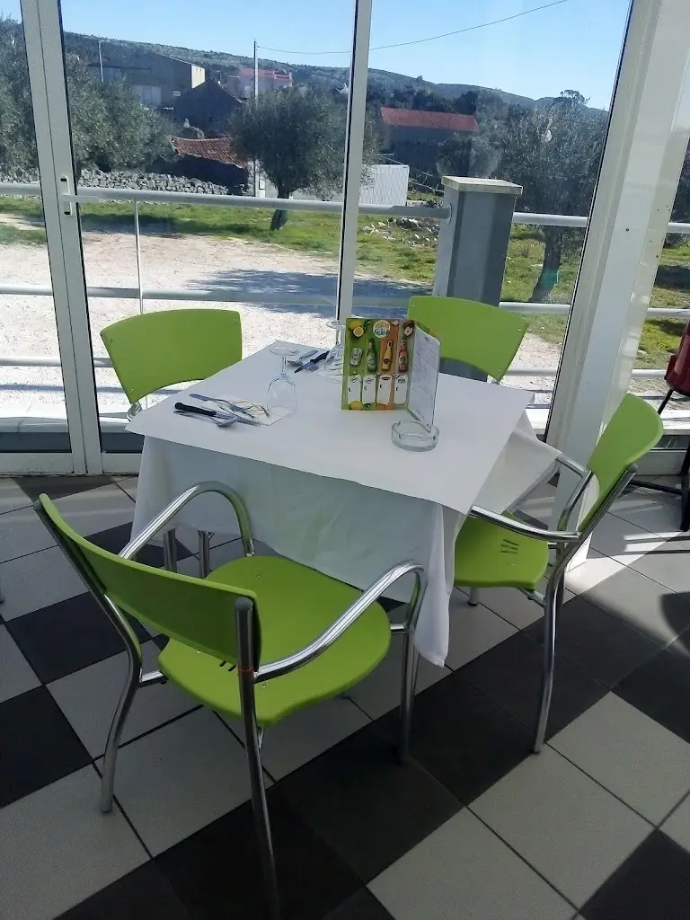 A Tasquinha da Feira restaurante en Amiães de Baixo