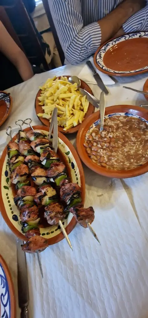 Diogo Simões_Lareira do Casal_Amiães de Baixo_review