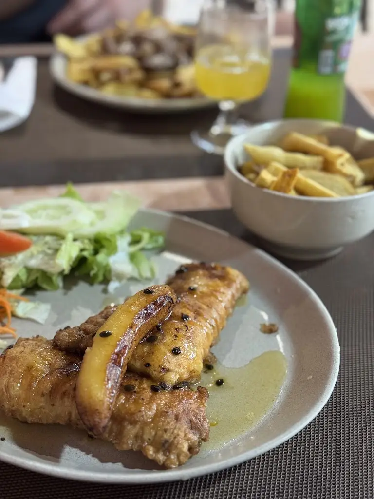 Veronica Andrei_Restaurante Requinte do Rochão_Calheta de São Jorge_review