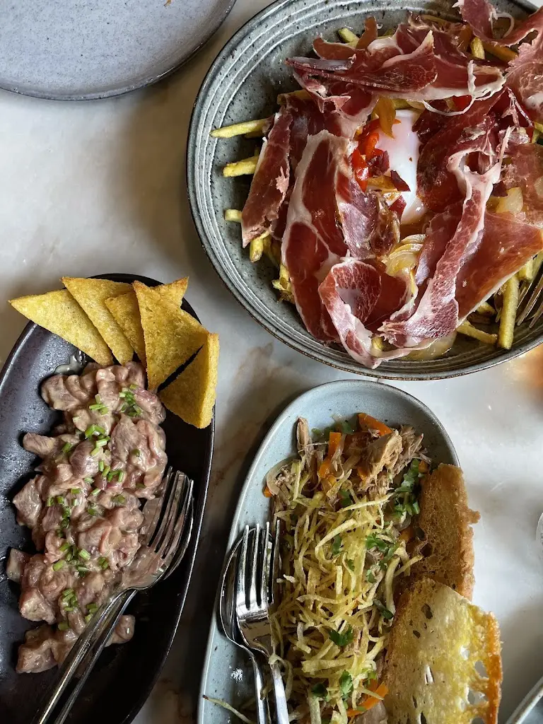 Adrianna Przyżycka_A Velha_Abrantes_reseña