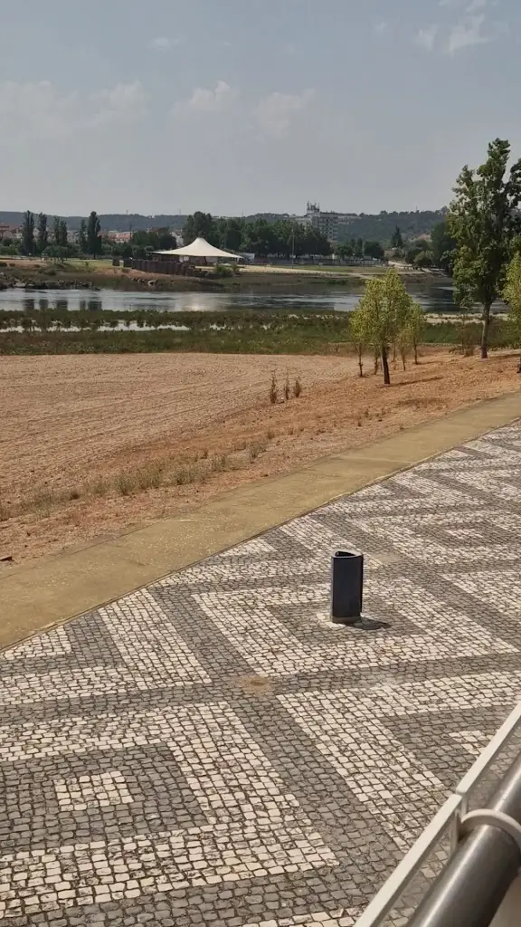 Clare Bailey_Aquapolis_Abrantes_reseña