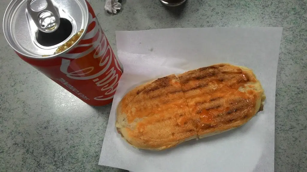 Cláudio Silva_Café Belinha, Manuel Antonio Oliveira_Paços de Brandão_recensione