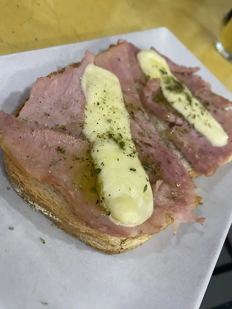 william chitra-straley_Pizzeria Casa Mia_Vilar do Paraíso_reseña