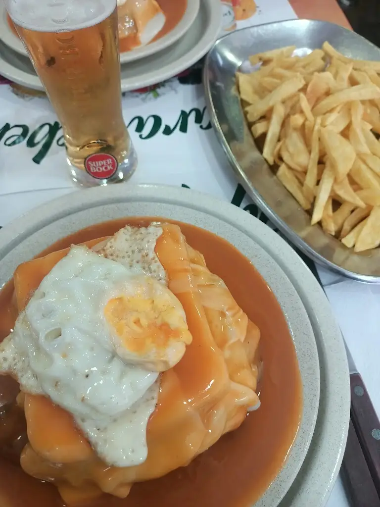 Marco Fonseca_Paraíso Das Francesinhas_Vilar do Paraíso_recensione