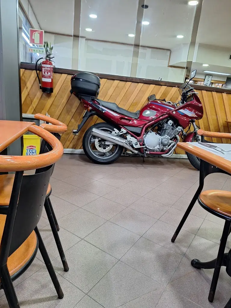 Filipe Ferreira_Paraíso Das Francesinhas_Vilar do Paraíso_recensione