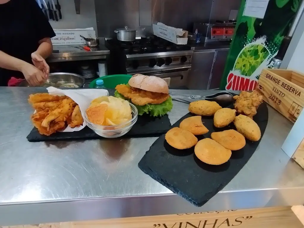 Susana Ferreira_OPORTO ATLANTIC_Vilar do Paraíso_recensione