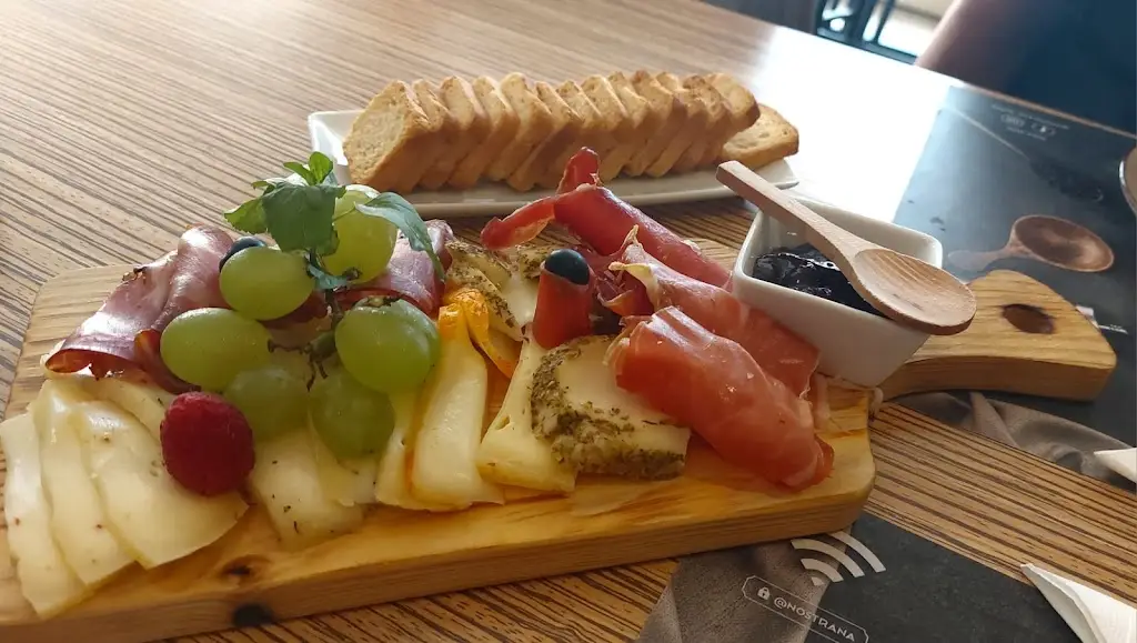 Menu_Nostrana Tapas e Petiscos_Vilar do Paraíso_imagen_6