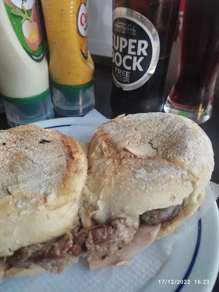 Renato Paulo_Café A Sombrinha_Macieira de Cambra_reseña