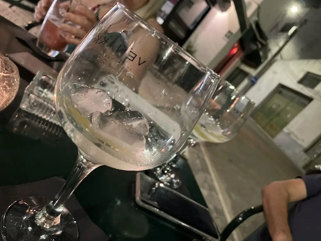 carlos coelho_Moonshine Bar by Moonshine Limited_Alpiarça_recensione