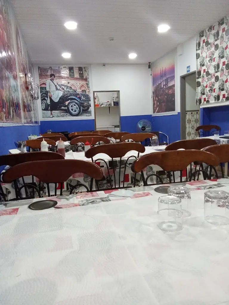 BLUE TAJ INDIAN RESTAURANT AND PIZZA KEBAB ristorante a Alpiarça