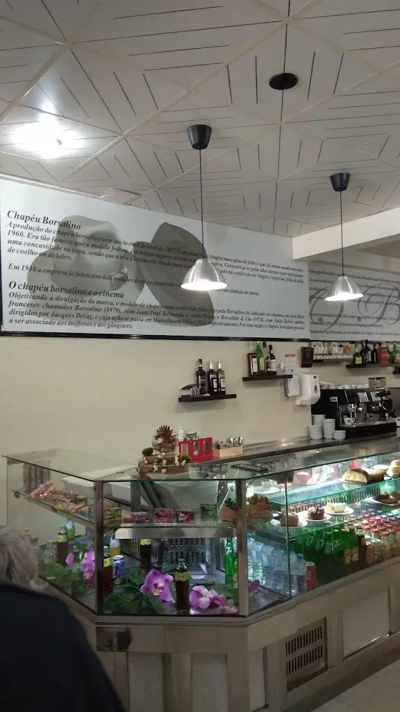 ANABELA GONÇALVES_O BORSALINO_Ourém_recensione