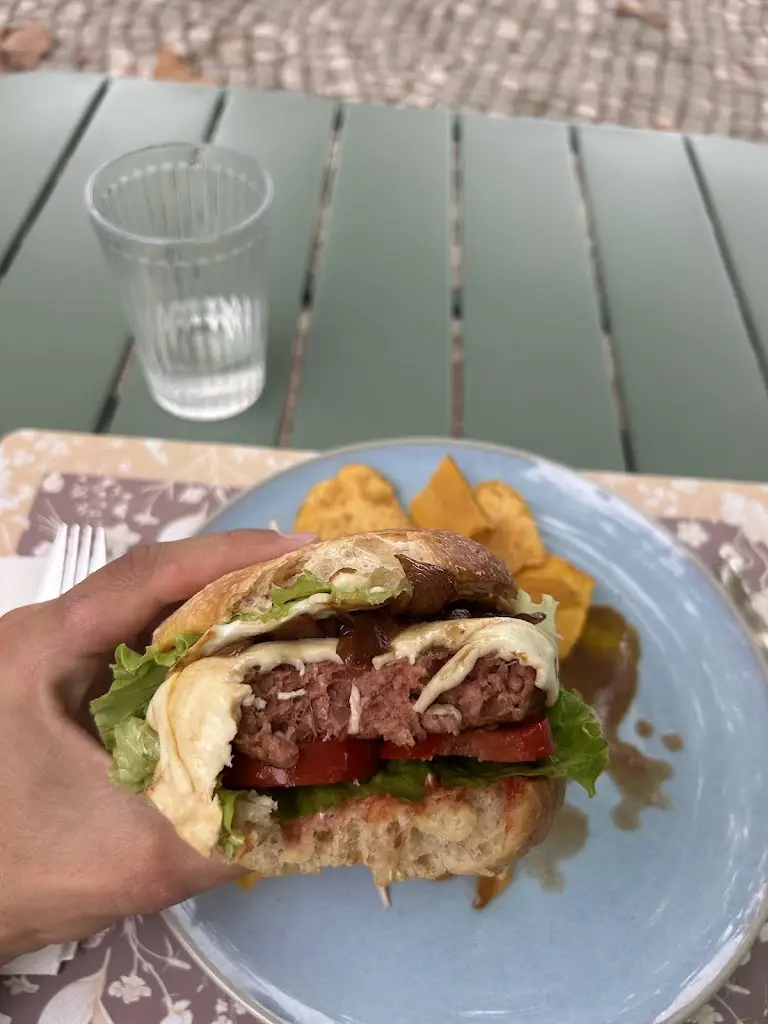 Dvir Frishtik_Roma Café_Macieira de Cambra_recensione