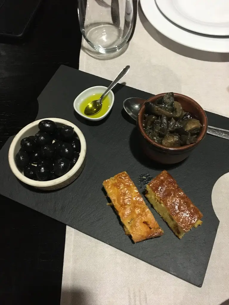 Gustavo Pytlik_Adega Tipica O Cruzeiro_Monsanto_review