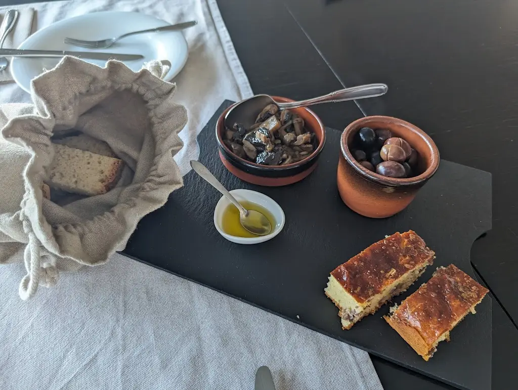 Adega Tipica O Cruzeiro_Monsanto_slider_image_3