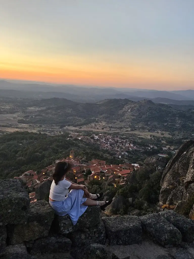 Khym Kim_Castle of Monsanto_Monsanto_review