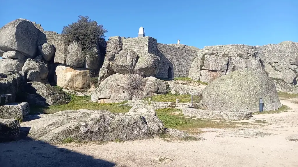 Castle of Monsanto_Monsanto_slider_image_2