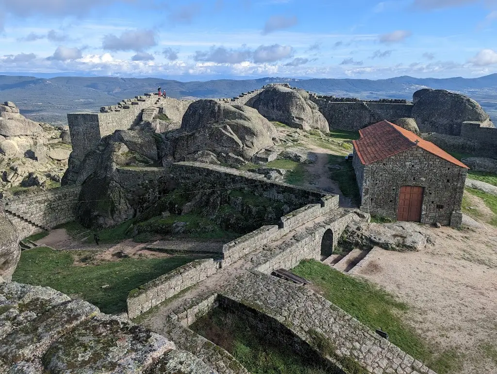 Castle of Monsanto_Monsanto_slider_image_3