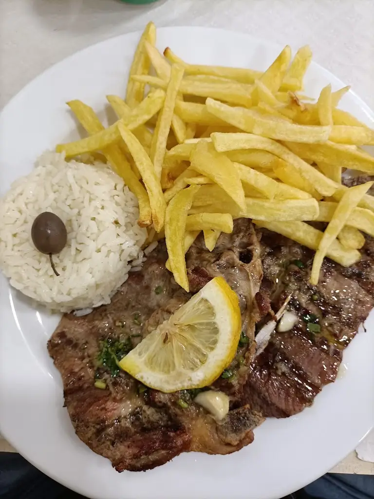 Grupo Desportivo e Recreativo dos Funcionários da Cadeia do Monsanto ristorante a Monsanto