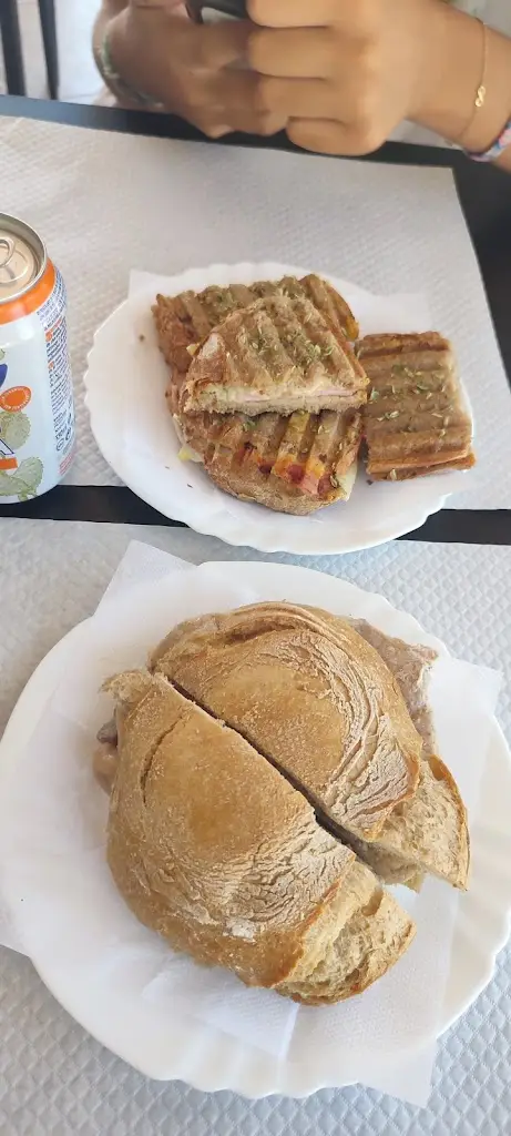 Laura_Faroleira Café_Ferreira do Zêzere_recensione