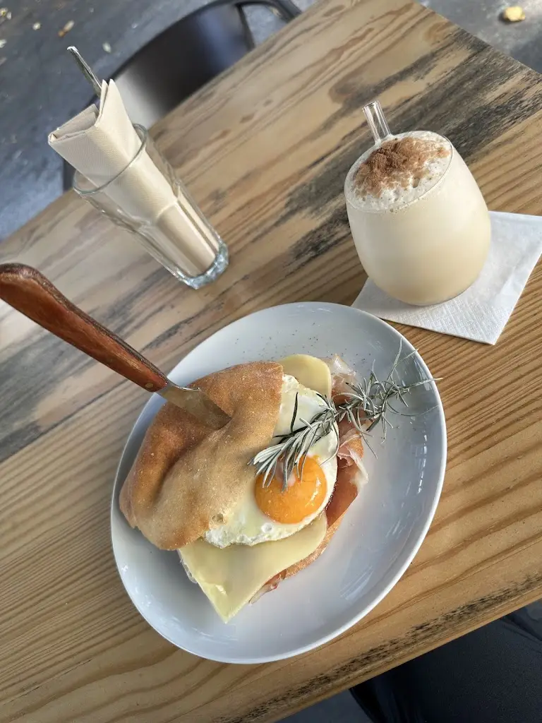 Katrina Mariano_Pérgola_Bistro_Lounge_Macieira de Cambra_review