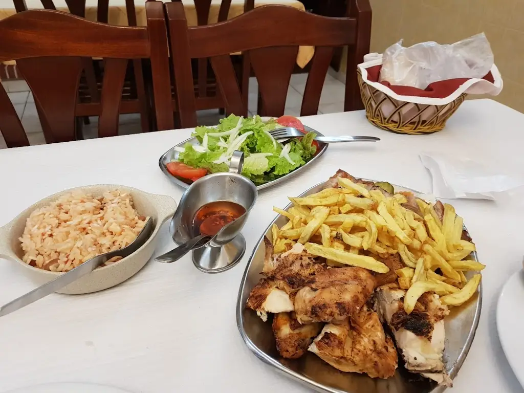 Carl Kemp_Restaurante O Caniço_Riachos_review