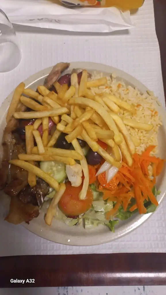 António Alberto Ferreira_Tachos e Panelas_Poceirão_review