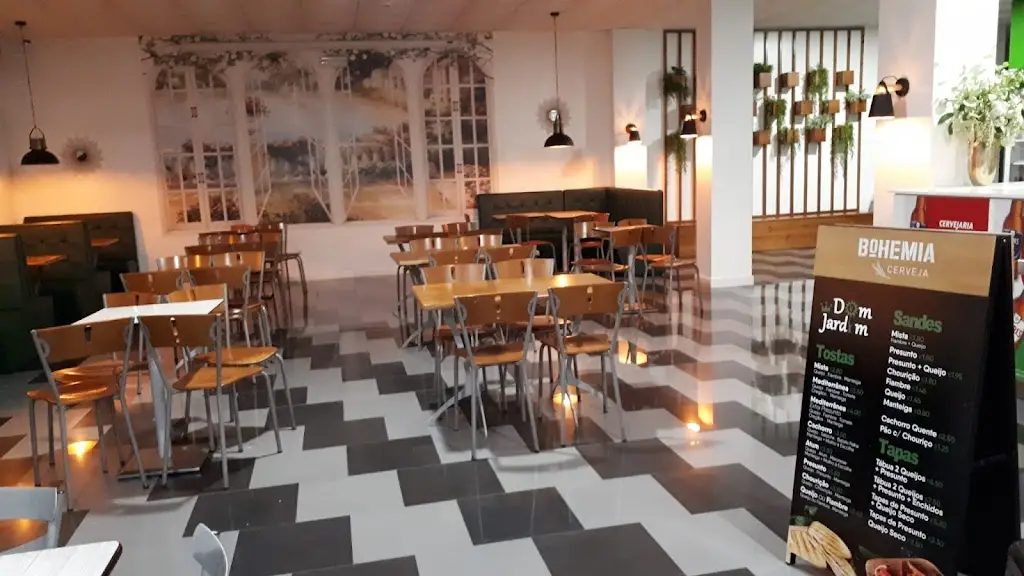 Dom Jardim restaurante en Tramagal