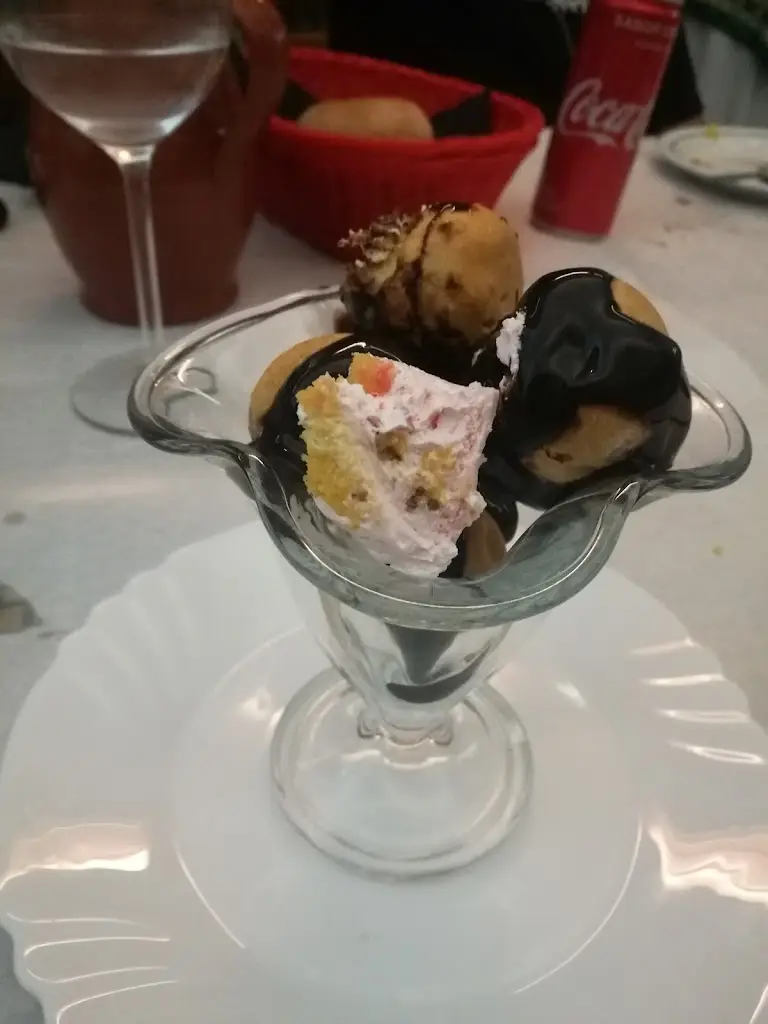 Café Passarinho ristorante a São Miguel de Rio Torto