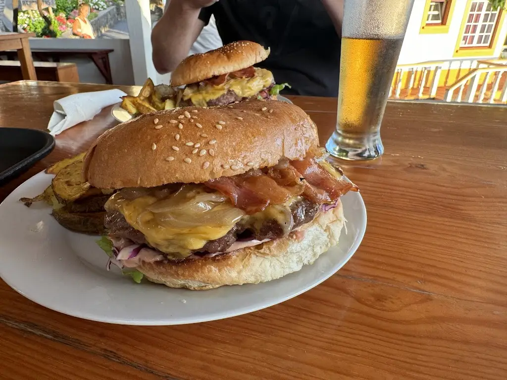 Food & Drinks Camping Calheta_Calheta de São Jorge_slider_image_3