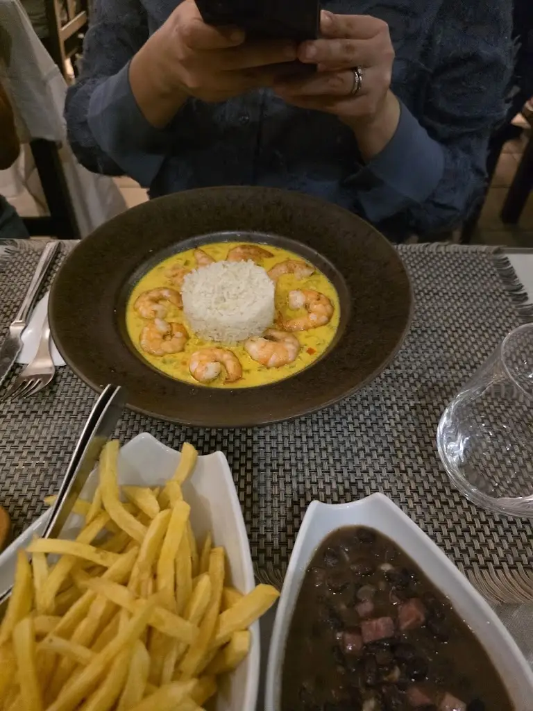 mariana leyva_100 Gramas & Companhia_Rio Maior_reseña