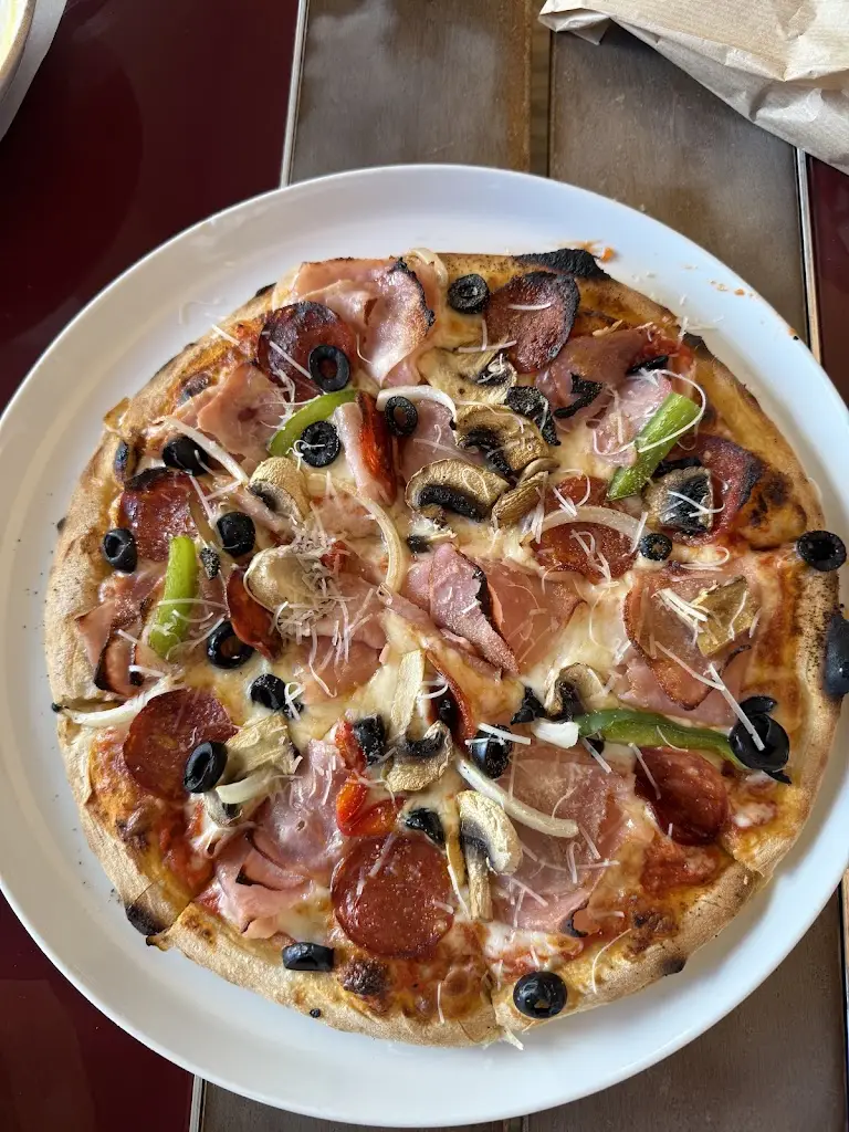 Red G_Pizza Caffé_Rio Maior_review