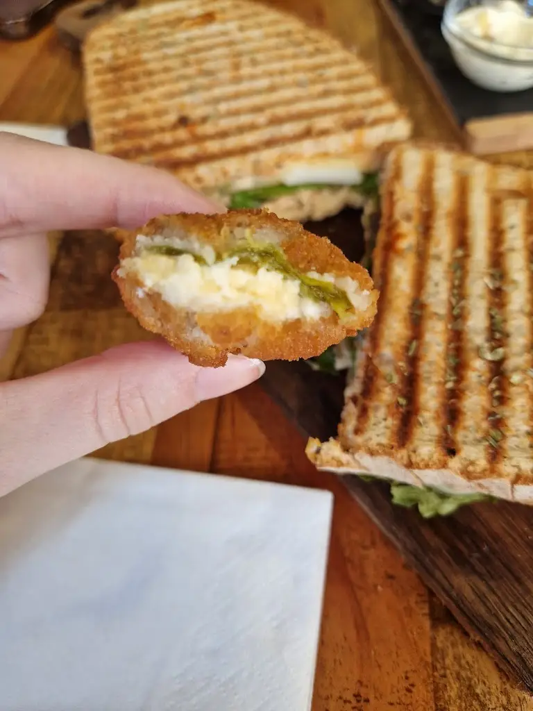 Daniela Da Silva_Barrium_Oliveira do Bairro_review