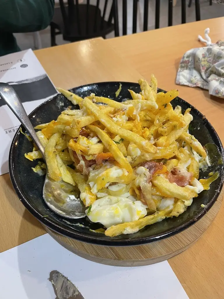 Fernando Damásio_À Lagardère_Samora Correia_recensione