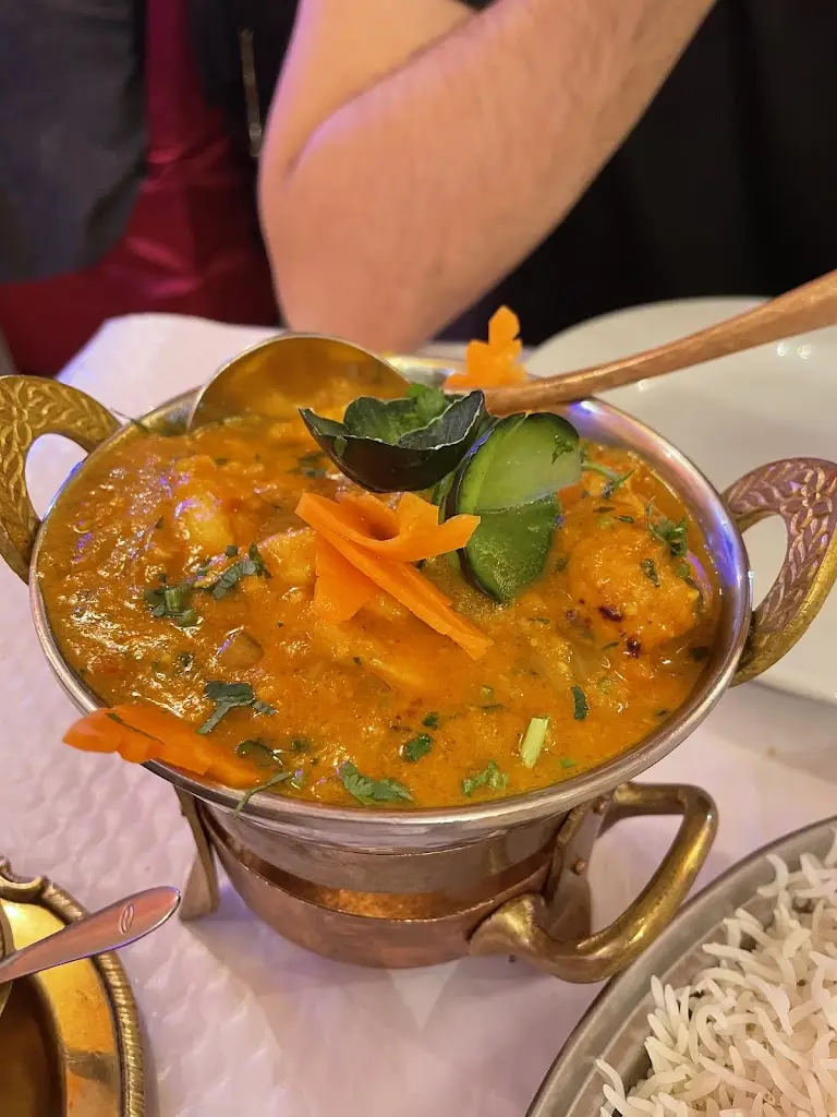 Sara Santos_Taj Palace_Amora_recensione