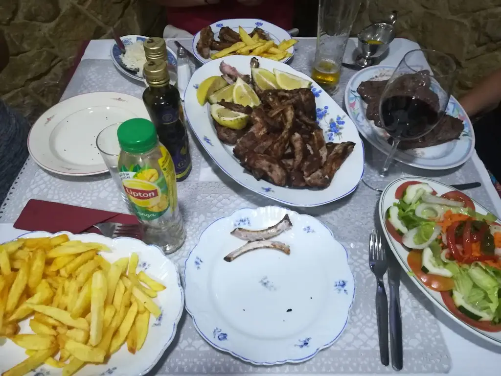 Daniel Gammon_Taverna no Cortiço_Amora_recensione