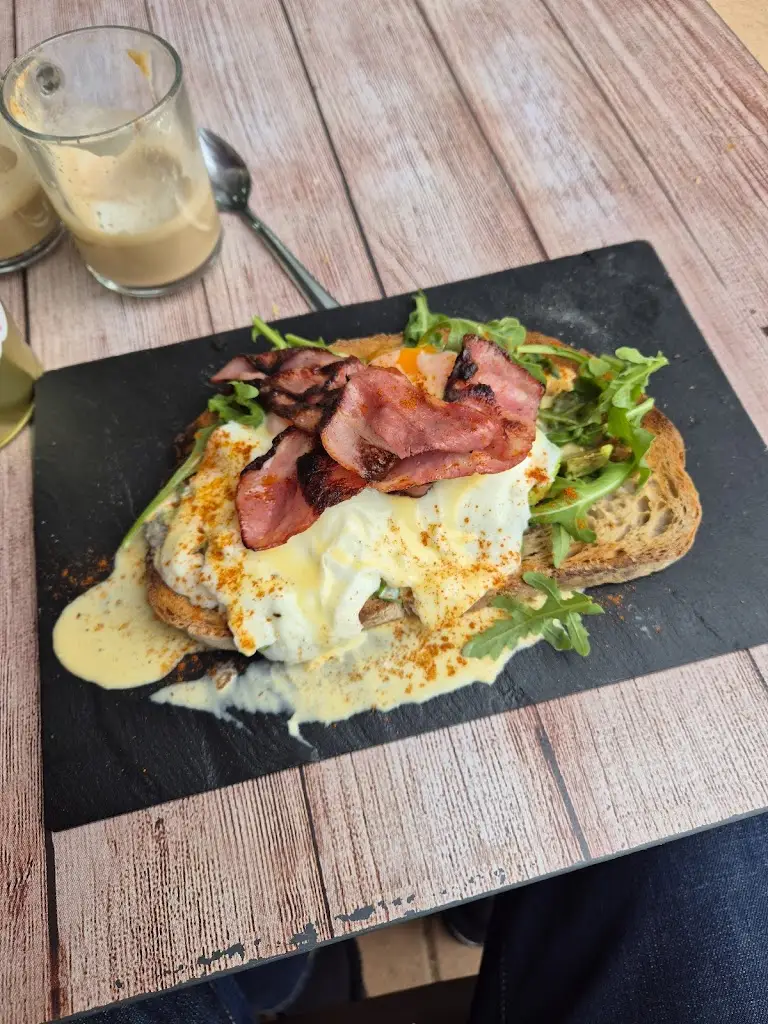 R. Kivi_Crush_Aldeia de Paio Pires_recensione