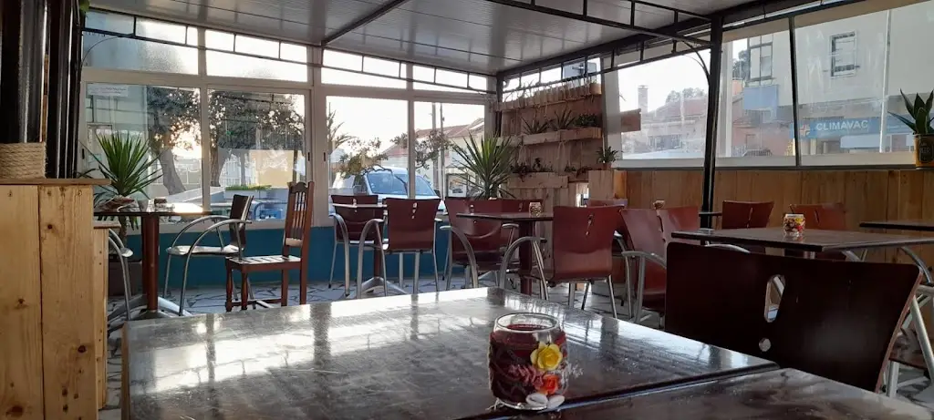 Tasca Mau Feitio ristorante a Aldeia de Paio Pires