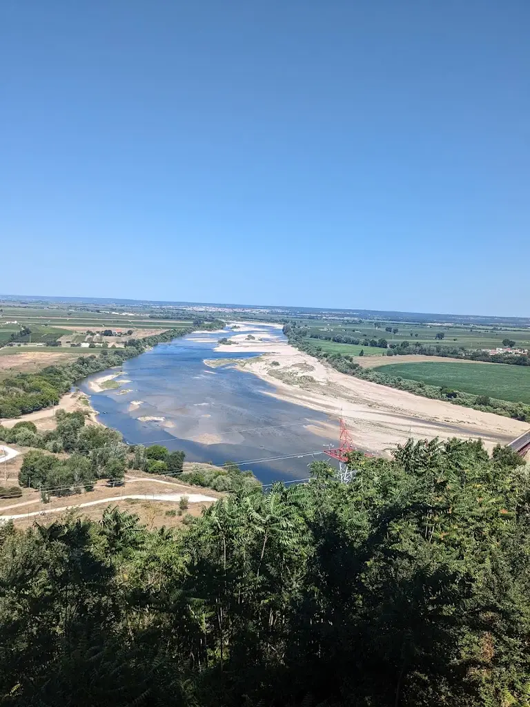 Simone Lindsay_Belluno - Restaurante & Bar Lounge_Santarém_recensione