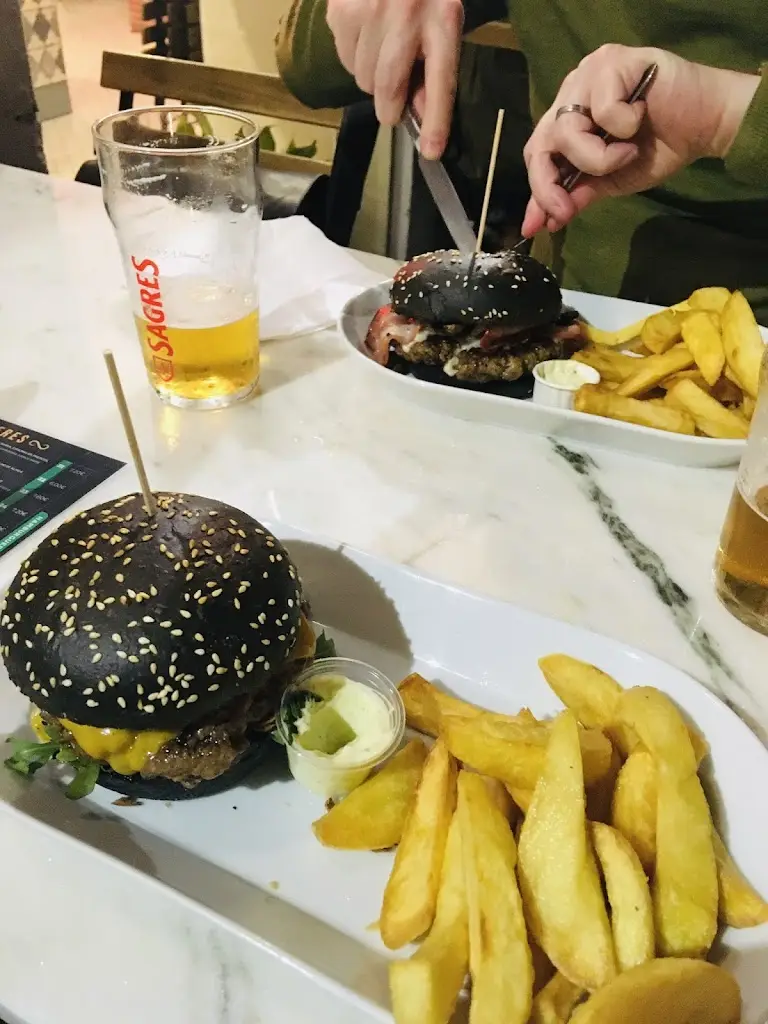 Aurélien Huynen_Burguesita Santarém_Santarém_reseña