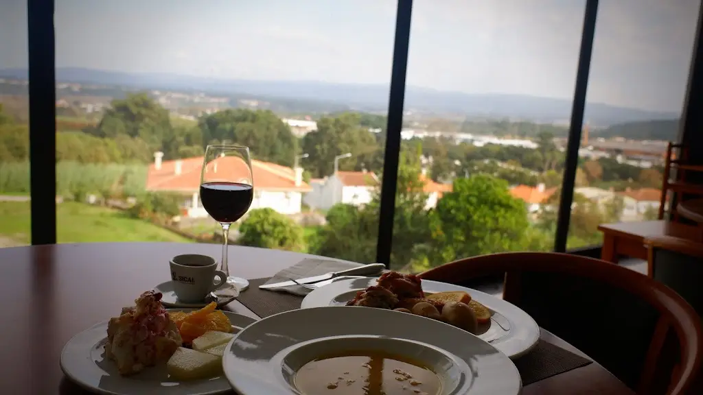 Encosta dos Sentidos ristorante a Oliveira do Bairro