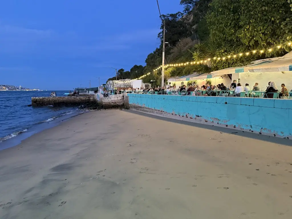 Julio Cipriano_Atira-te ao Rio_Almada_reseña