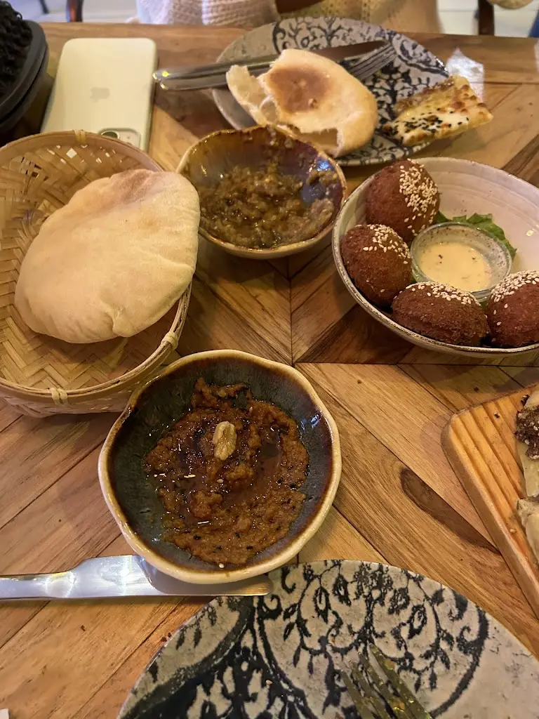 Menu_Damasqino_Almada_image_7