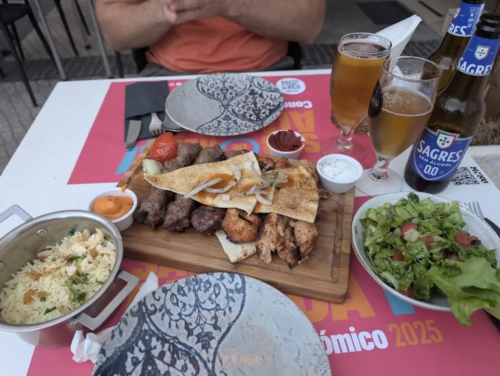 Wout ter Haar_Damasqino_Almada_review