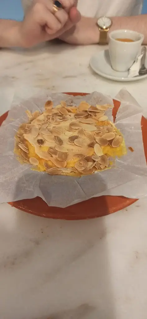 Sarah Perego_Pikaki Taberna Portuguesa_Almada_review