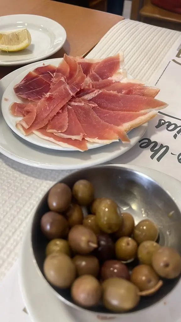 Дина Нуртазина_Tasca D'Avenida_Almada_recensione